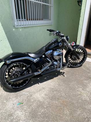 HARLEY-DAVIDSON SOFTAIL BREAKOUT 